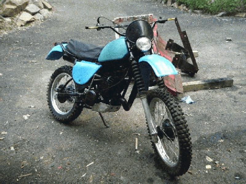 Front view with headlight and plastic on.