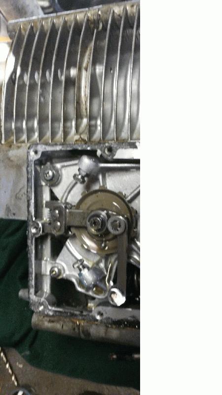 Bottom engine shifting mechanism