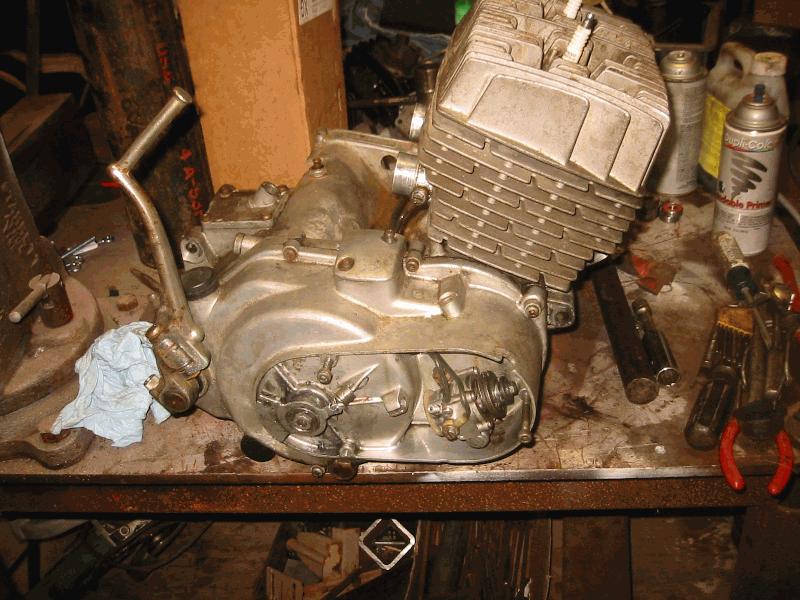 Start with the right side. I did notice that the oil lines were loose on the cylinders, could have caused the problem with the bearings.