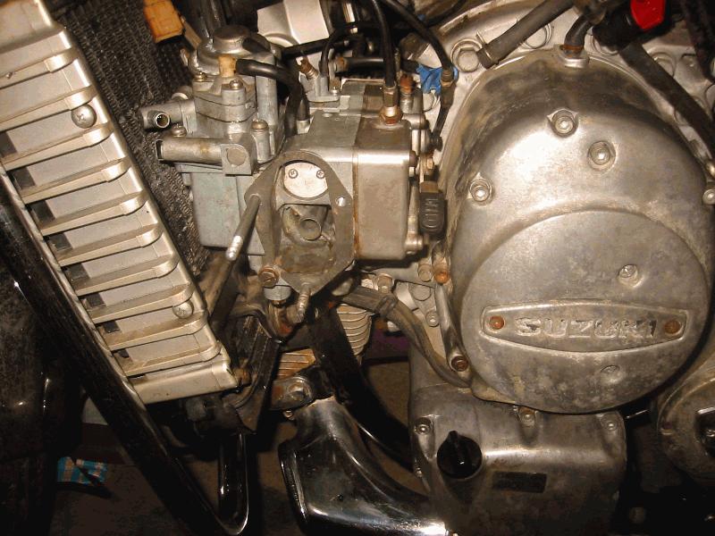 Carb Cleaned enough to start it up on the primary, still need to fix accelerator pump channel...